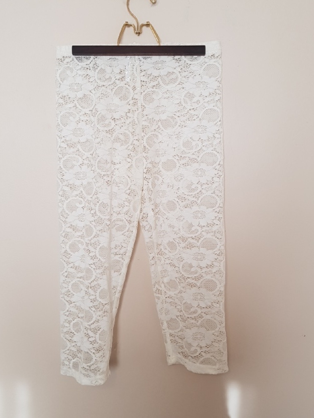 Blue Sky White Lace Capri Leggings